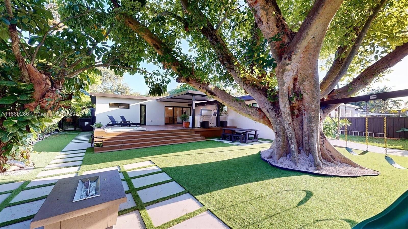 Property Photo:  641 Nightingale Ave  FL 33166