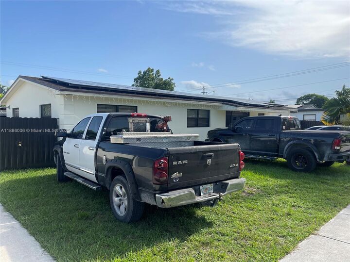 Property Photo: 532 NW 15th St FL 33030