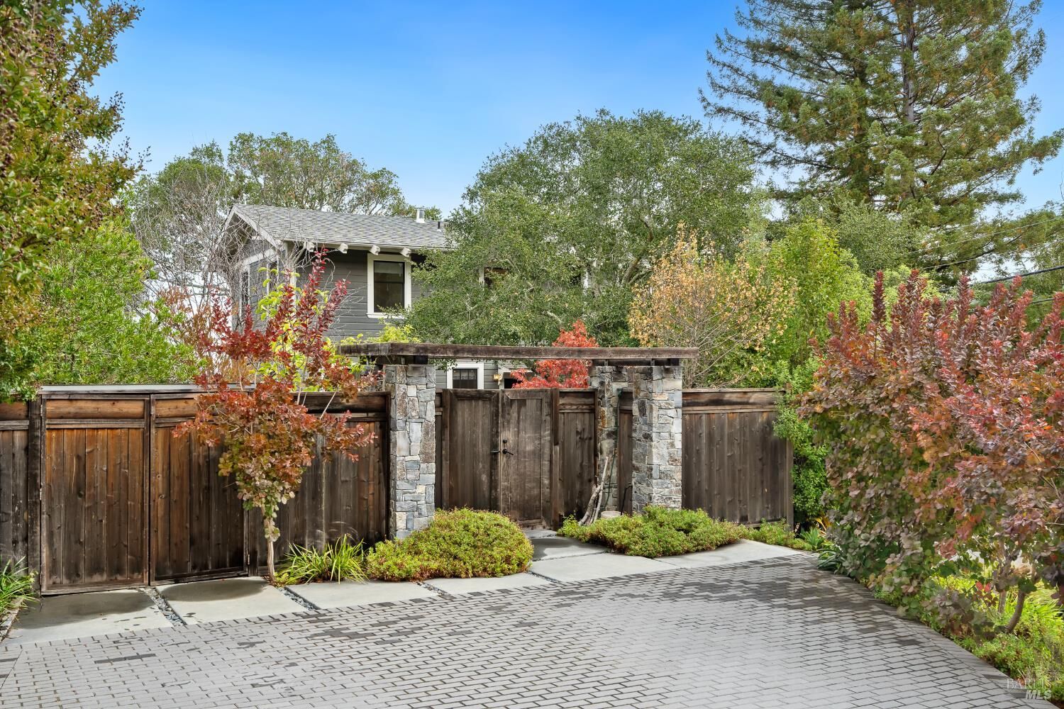 Property Photo:  310 Redwood Avenue  CA 94925 