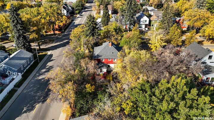 Property Photo:  521 Albert Avenue  SK S7N 1G4