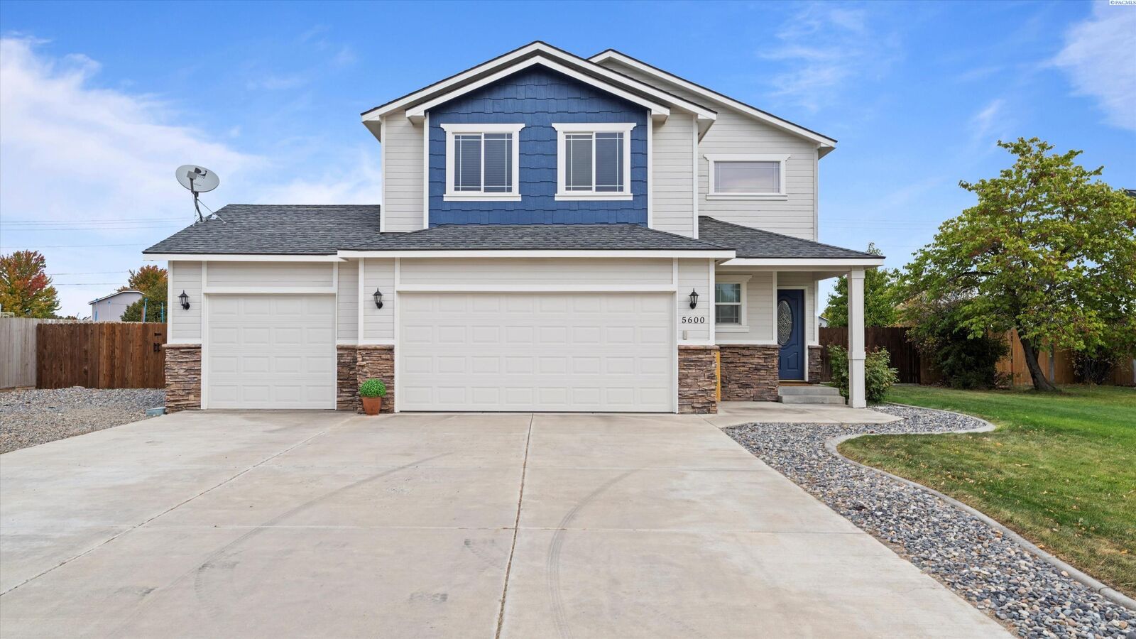 Property Photo: 5600 Aloha Drive WA 99353