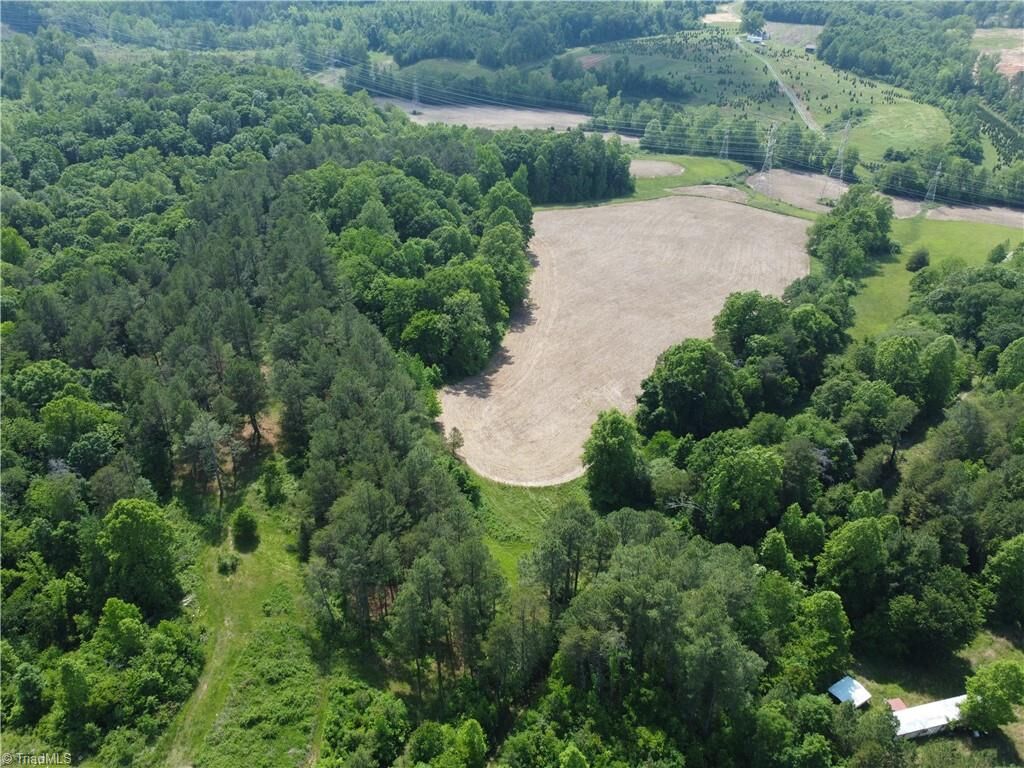 Property Photo: 6988 Salem Chapel Road NC 27052