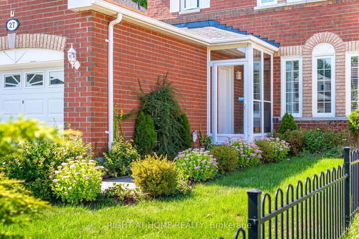 Photo de la propriété: 27 Lasby Lane ON L7J 2W9