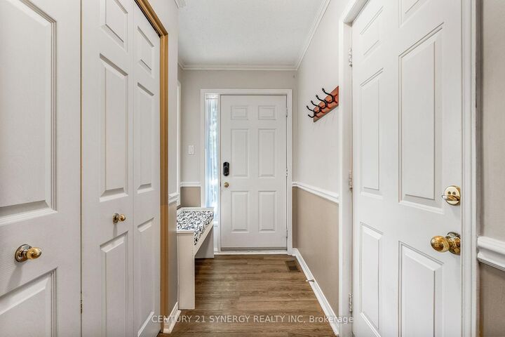 Property Photo:  32 Innesbrook Court 16  ON K2S 1C7