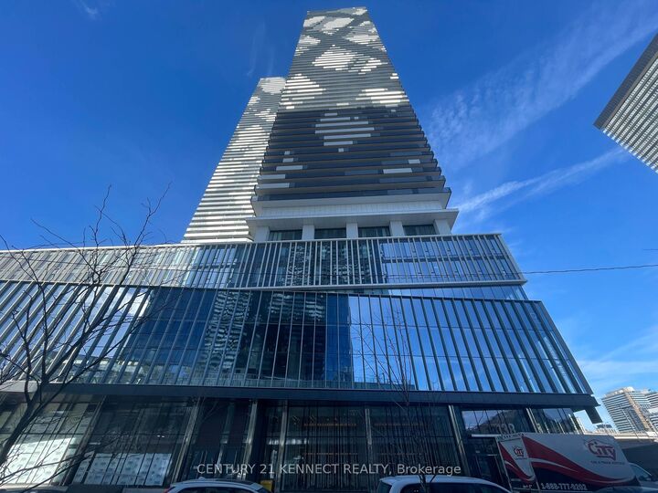 Property Photo:  138 Downes Street 5212  ON M5E 0E4 