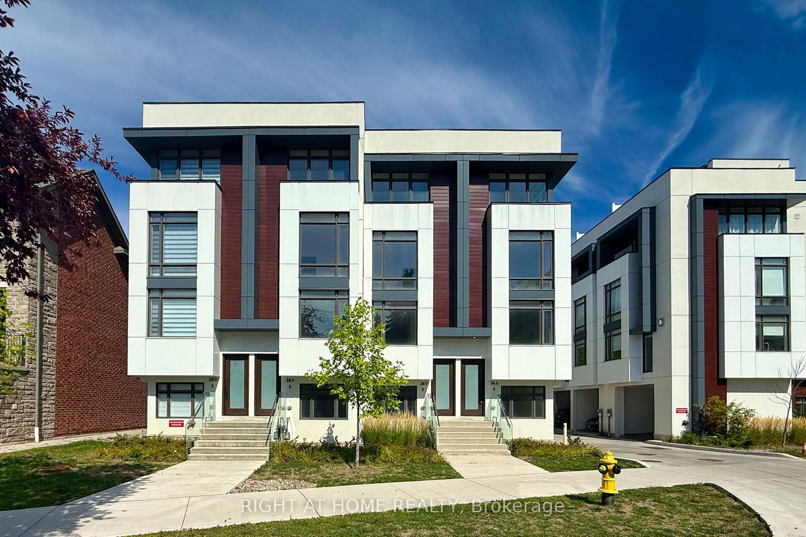 Photo de la propriété: 36B Churchill Avenue ON M2N 0L5