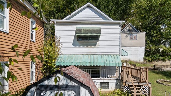 Property Photo:  932 Ridge Ave  PA 15136 