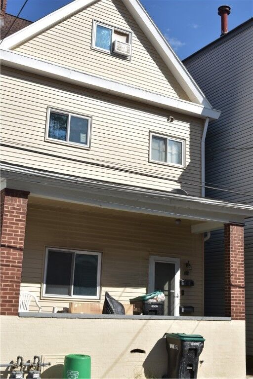 Property Photo: 214 11th St 1 PA 15215