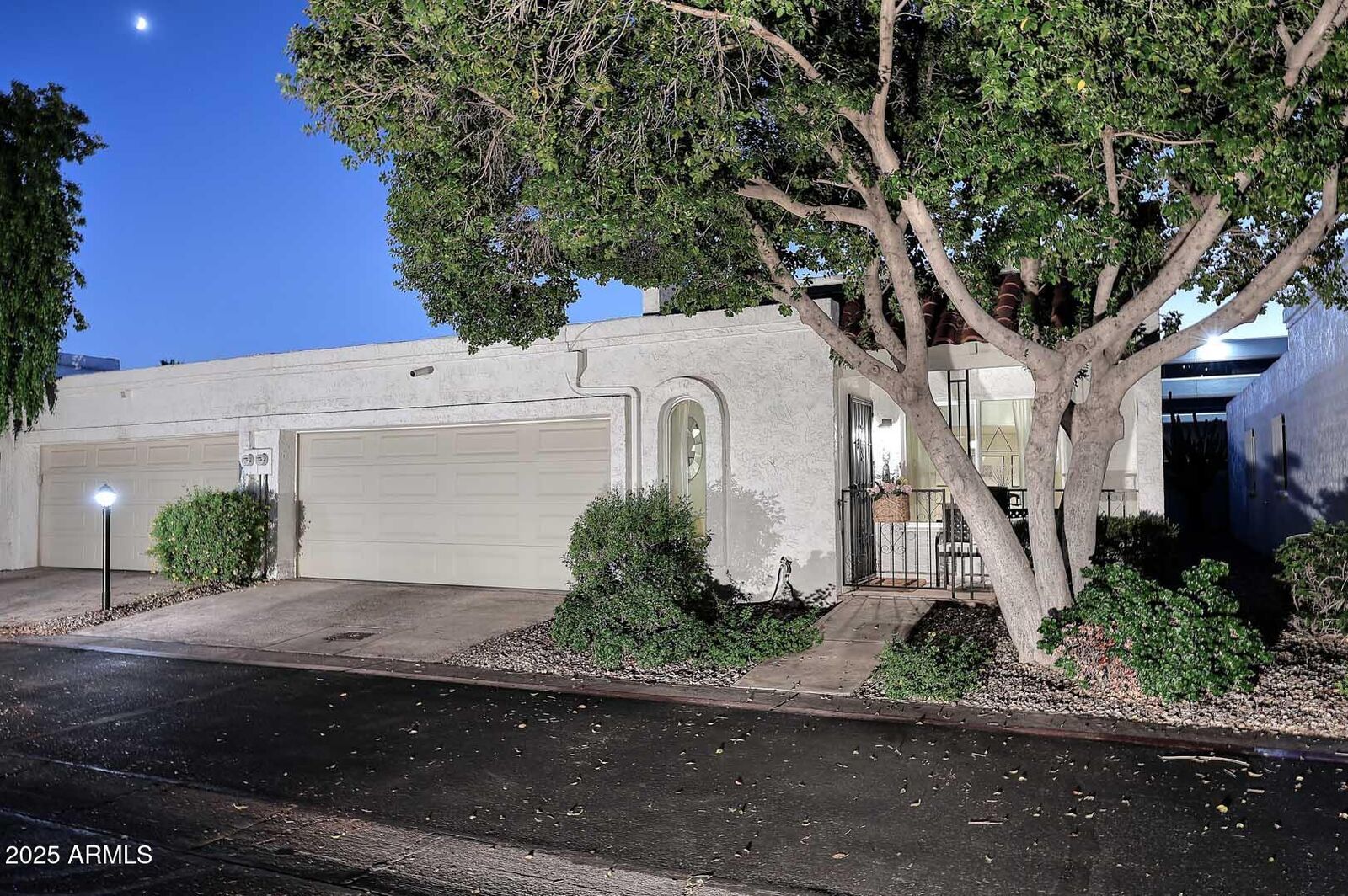 Property Photo: 5342 N Las Casitas Place AZ 85016