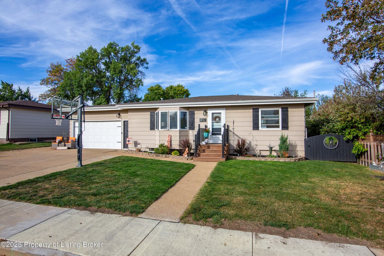 Property Photo:  279 Baker Avenue  ND 58601 