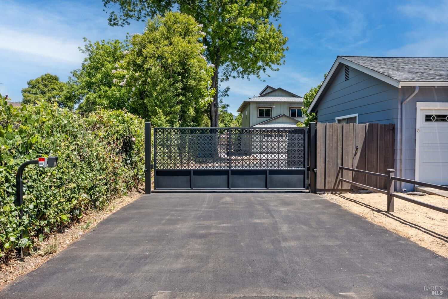 Property Photo: 625 Myron Street CA 95482