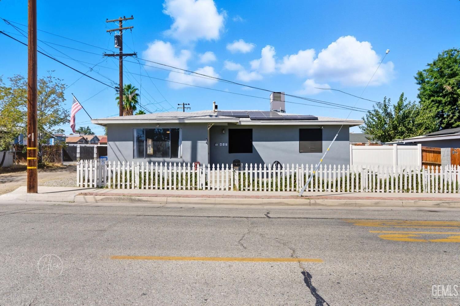 Property Photo:  615 2nd Street  CA 93268 