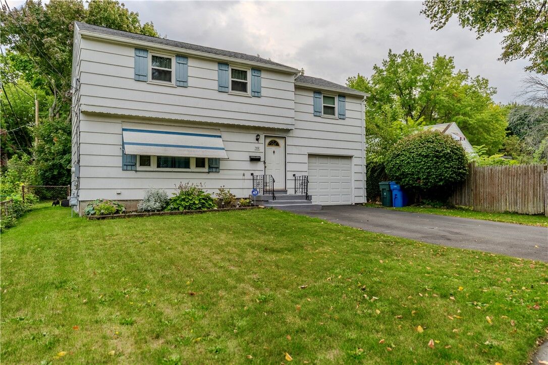 Property Photo: 182 Chesterfield Drive NY 14612