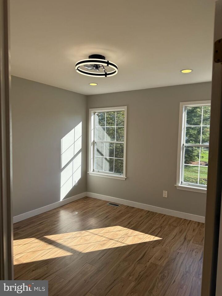 Property Photo:  14 Kensington Court  NJ 08540 