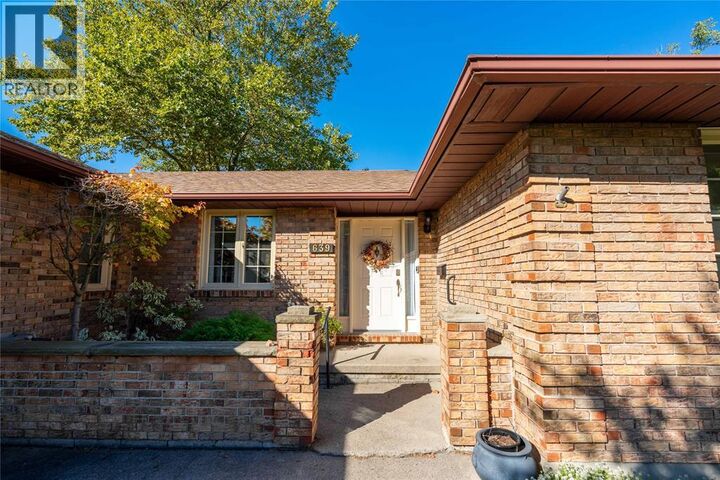 Property Photo:  639 Esser Crescent  ON N7S 5J1 