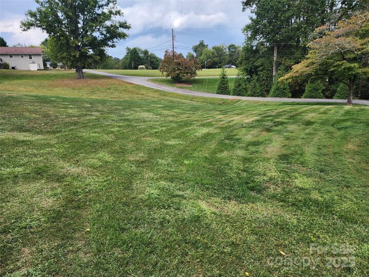 Property Photo:  134 Apple Tree Lane  NC 28659 