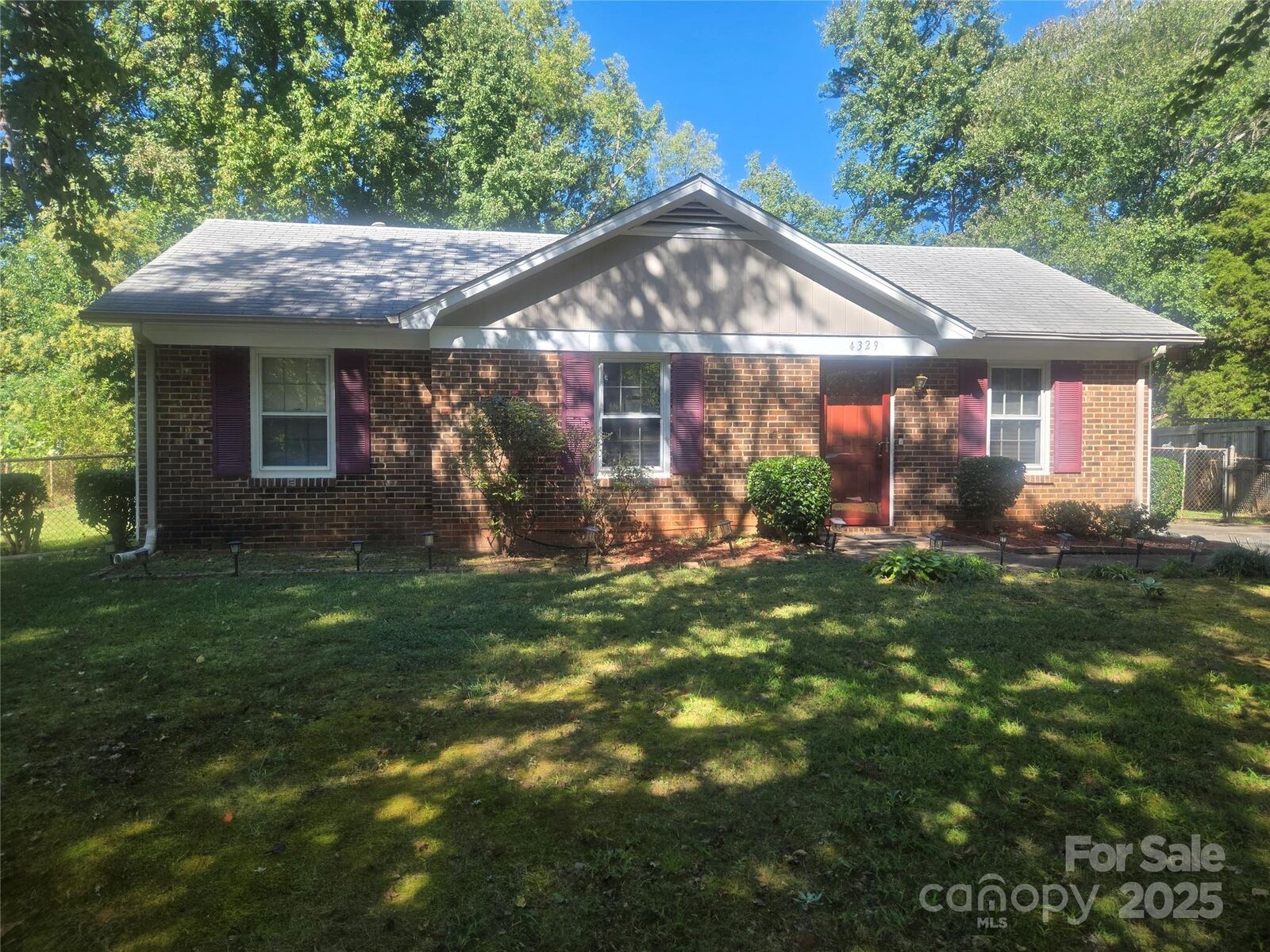 Property Photo: 4329 Stepping Stone Drive NC 28215
