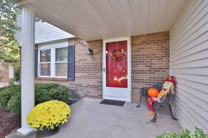Property Photo:  2912 Orchardknoll Court  OH 45239 