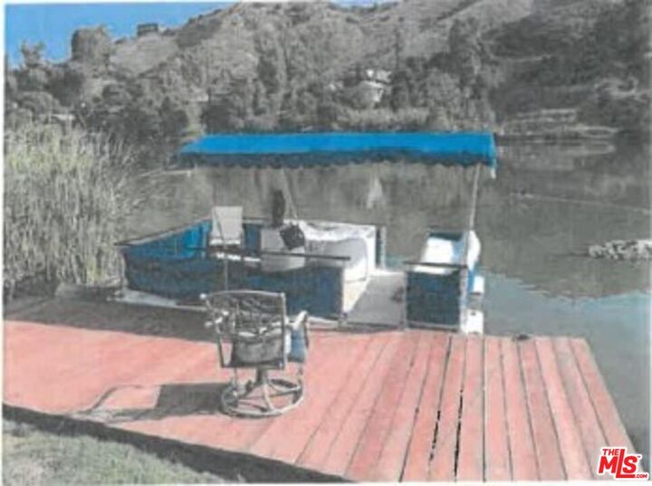 Property Photo:  28927 Cove Pl  CA 91301 