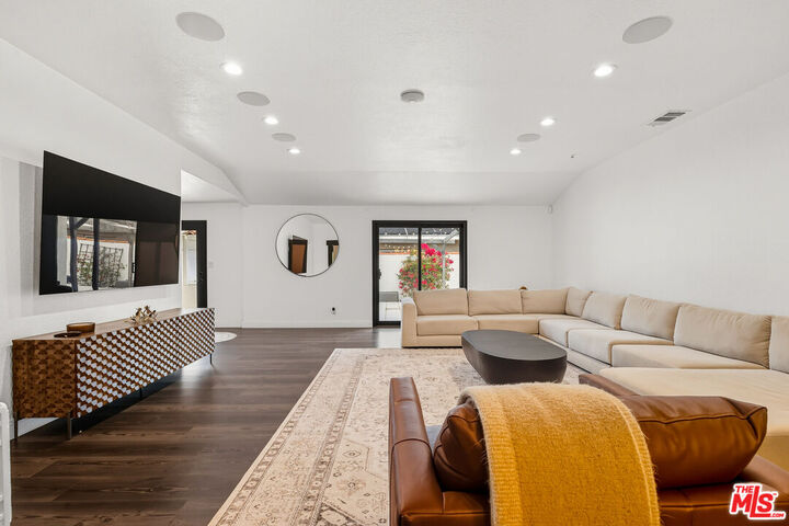 Property Photo:  9916 Rathburn Ave  CA 91325 