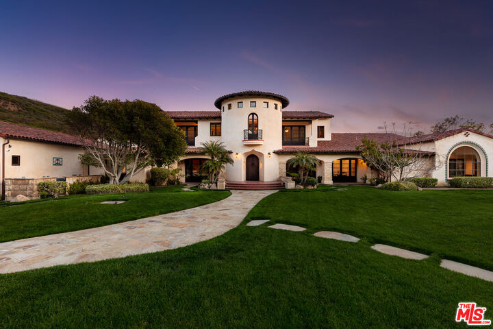 Property Photo: 6914 Solano Verde Dr CA 93066