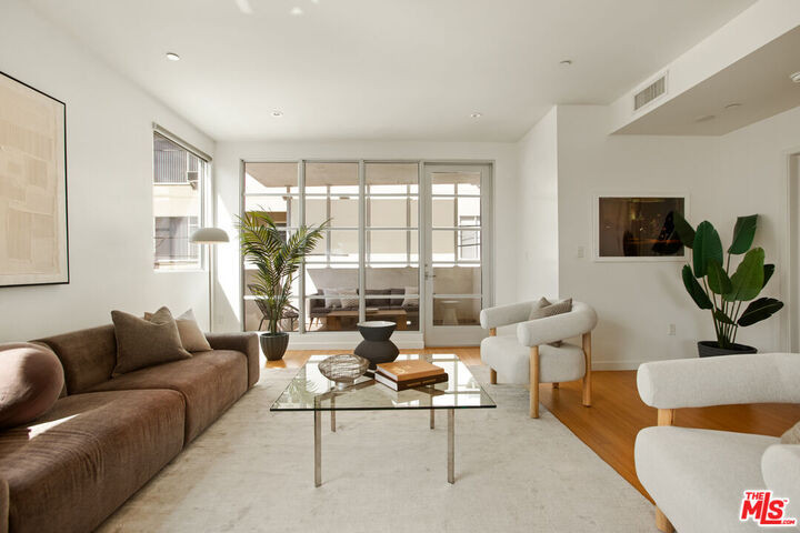 8265 Fountain Ave  West Hollywood CA 90046 photo
