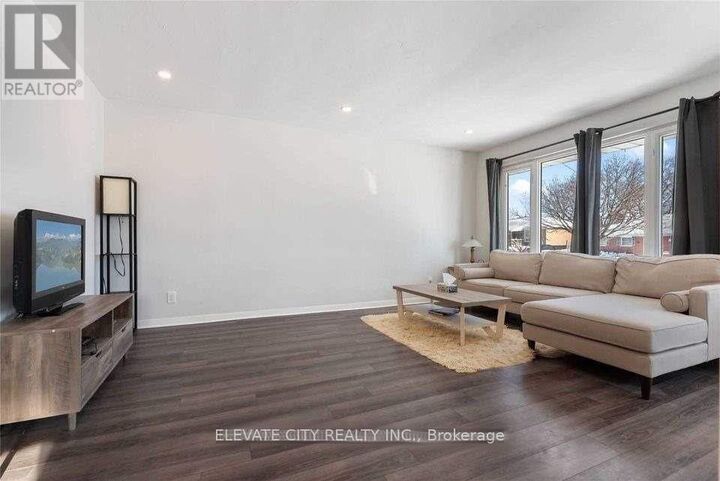 Property Photo:  1330 Minden Street Main  ON L1J 3R4 