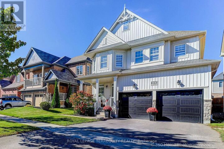 Property Photo:  18 Northglen Boulevard  ON L1C 0N7 