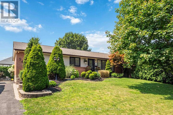 Property Photo:  54 Montgomery Avenue  ON L1M 1B1 