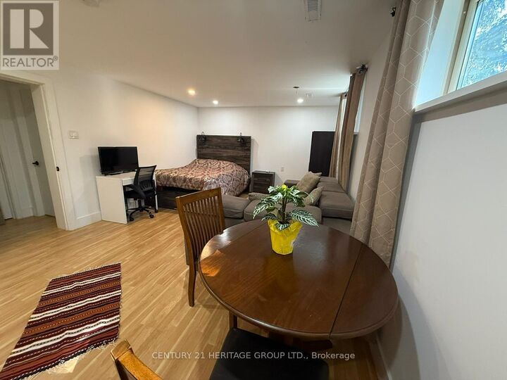 Property Photo: 122 Mill Street Bsmt ON L4C 4A7