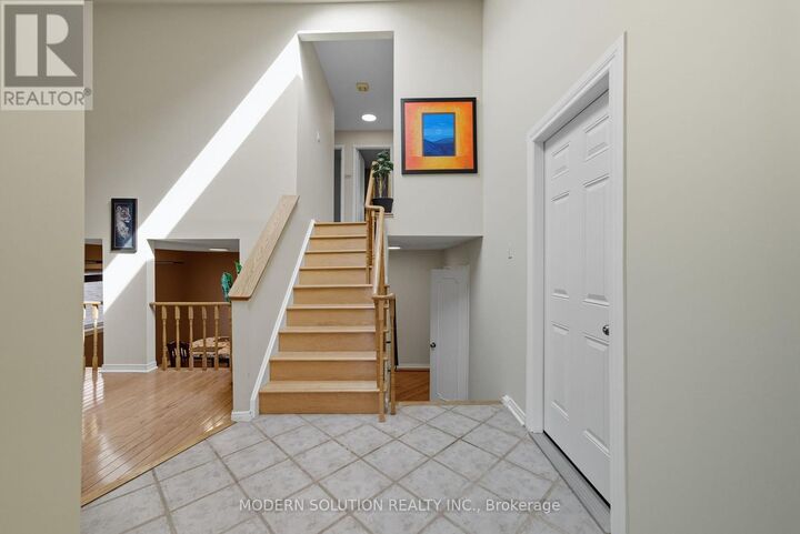 Property Photo:  5 Woodlawn Court  ON L1N 6R4 