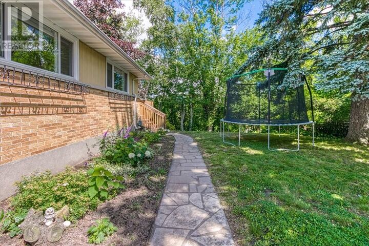 Photo de la propriété:  651 Shields Street  ON P3E 3W3