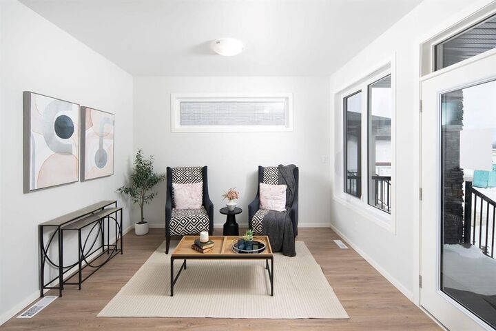 Property Photo:  213 Woodland Way  MB R4A 0E7 
