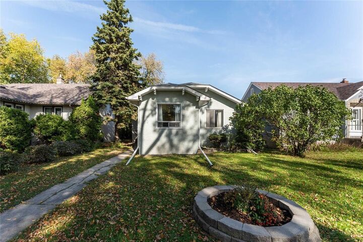 223 Neil Avenue  Winnipeg MB R2K 1C8 photo
