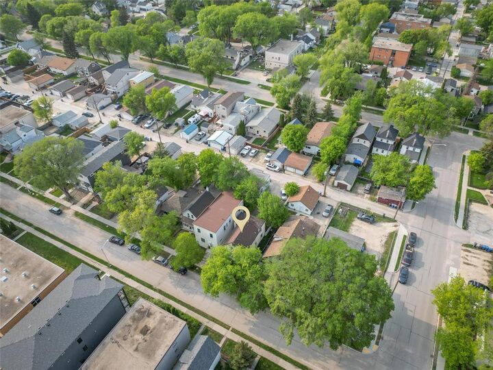 Property Photo:  229 Bertrand Street  MB R2H 0N5 