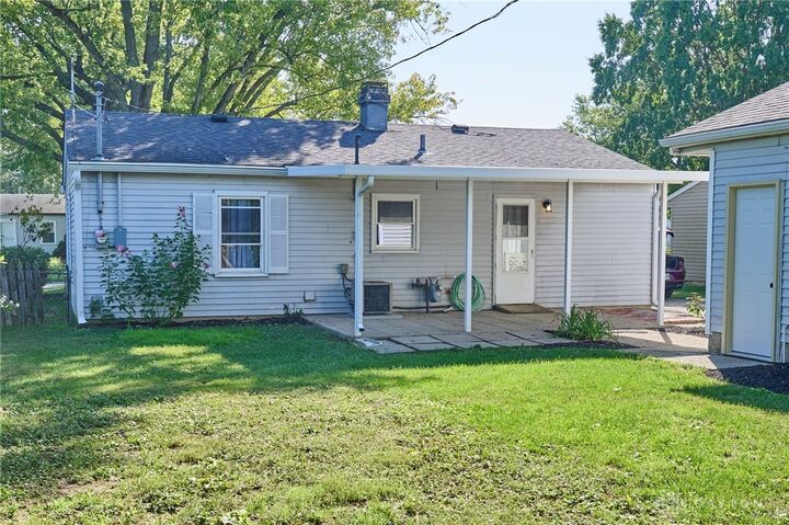 Property Photo: 2105 Drake Drive OH 45385