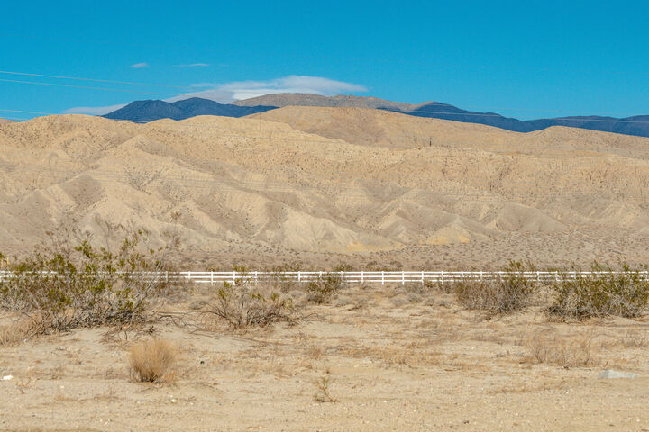 Property Photo: 2 Hidden Springs CA 92276