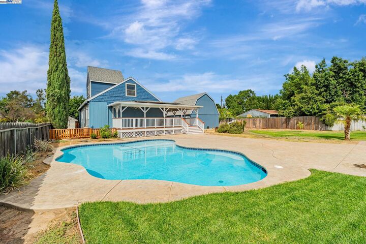 Property Photo:  434 Joseph Rd  CA 95336 