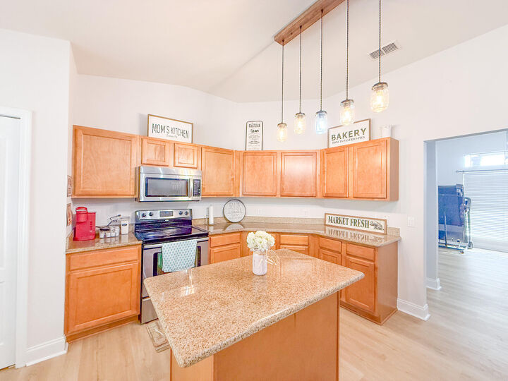 Property Photo: 6214 Flash Lane FL 32536