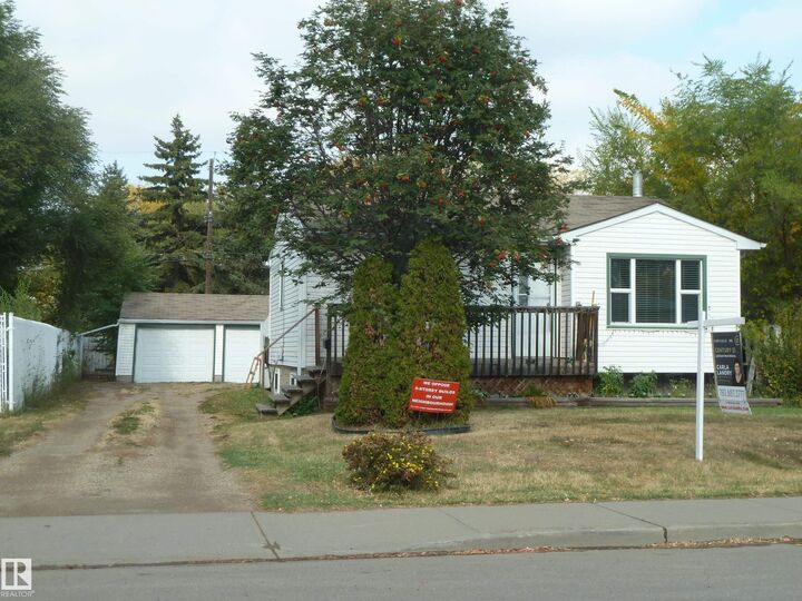 Property Photo:  15432 92 Avenue NW  AB T5R 5C2 
