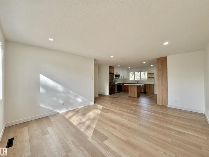 Property Photo:  12 Sycamore Street  AB T8A 2B9 