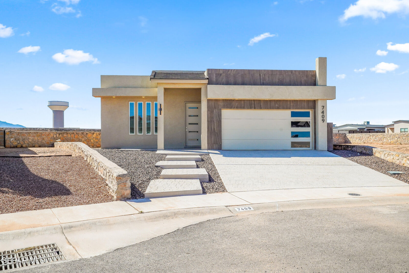 Property Photo: 7409 Norte Mesa Ln Lane TX 79934