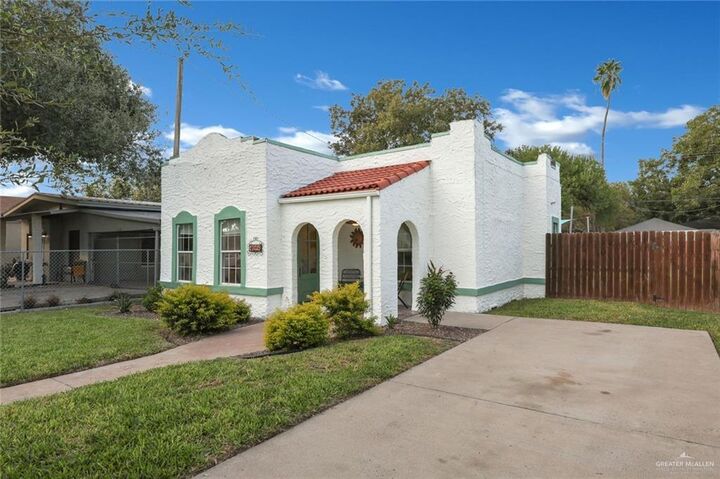 Property Photo: 1208 W Maple Avenue TX 78501