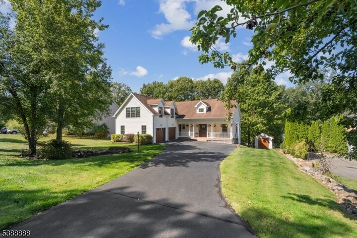Property Photo: 5 Skyler Ct NJ 07438