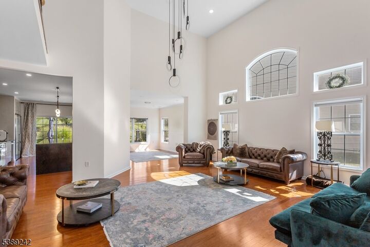 24 Bluffs Ct  Hamburg Boro NJ 07419 photo