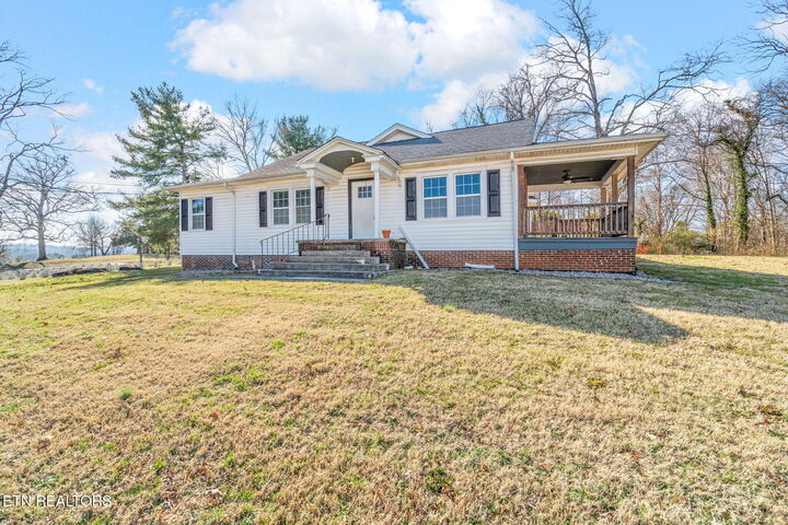 Property Photo:  920 Oak Grove Lane  TN 37919 