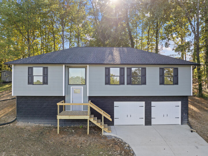 136 Maple Crest  Greeneville TN 37743 photo