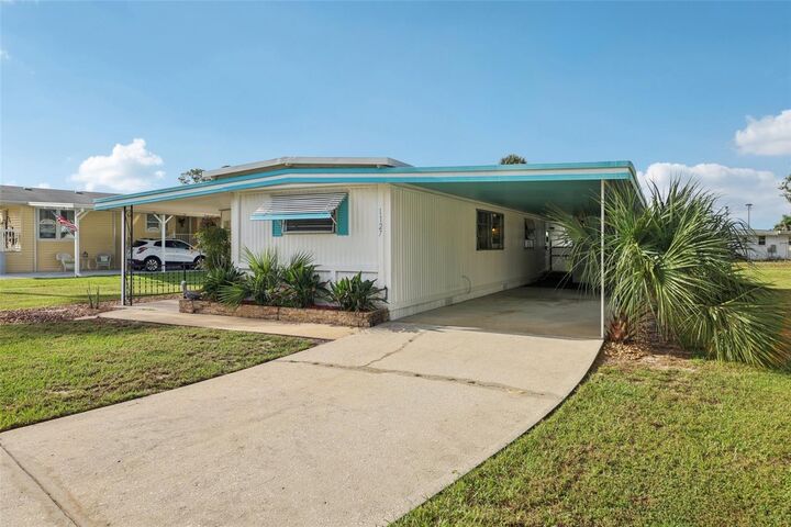 Property Photo: 1127 Belmont Circle FL 32778