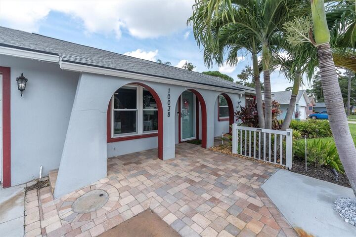 Property Photo: 10038 84th Street FL 33777