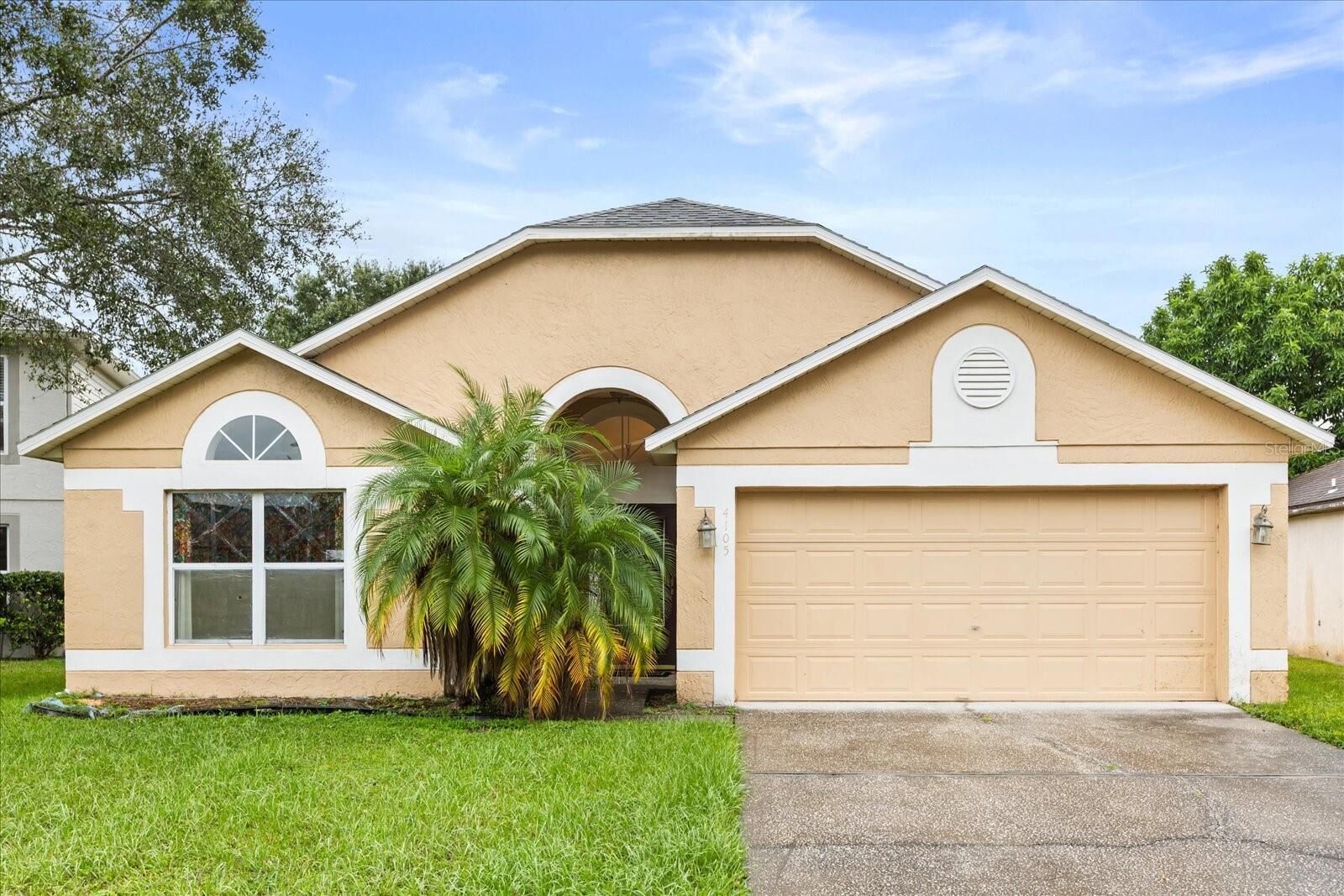 Property Photo:  4105 Mendenwood Lane  FL 32826 